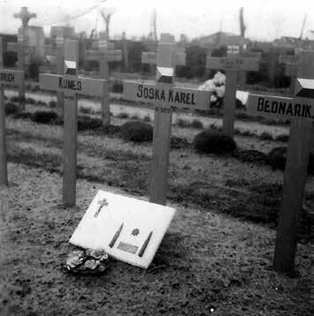 Hrob Karla Sošky. dokonce i 11 Francouzů a 11 jich bylo zraněno. Karel Soška byl dne 6.