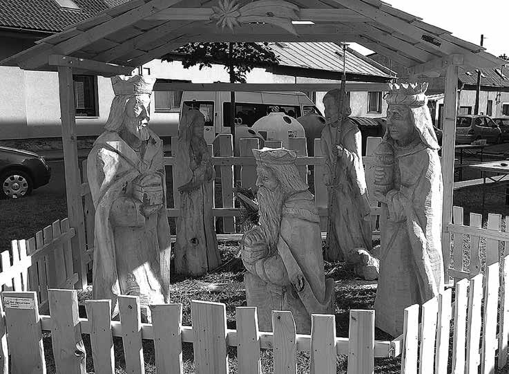 Nový bystřický betlém zkrášlí adventní město O letošním adventu bude bystřické náměstí poprvé zdobit dřevěný vyřezávaný betlém, který je dílem žáků a učitelů Střední školy nábytkářské a obchodní.