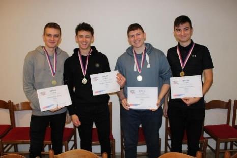 7. Členové komise se podíleli na podpoře zavádění výukového systému EduPage a testování elektronické třídní knihy.