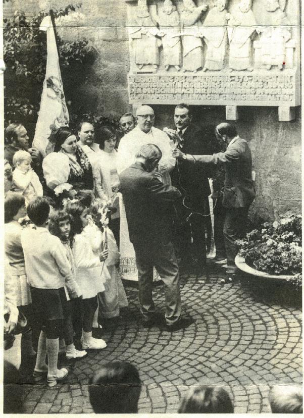 České poutě ke svatému Metodějovi do Ellwangen Vzpomínky na krajanské poutě v letech 1972-1973 Na kněžské schůzce (duben 1972) byla založena Ústřední katolická duchovní rada v NSR.