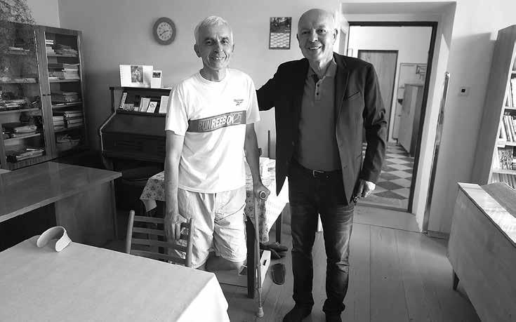 Změna duchovního správce bílavské farnosti P. Marek Výleta se starostou Zdeňkem Pánkem. Foto: PaM K 1. červenci 2019 byl z bílavské farnosti přeložen její dosavadní správce P. Marek Výleta. Od svého příchodu v roce 2008 působil ve farnostech Bílavsko, Prusinovice a Rusava.