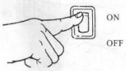Přesuňte ručičku škrtící klapky do startovací polohy 1 (Obrázek 7)