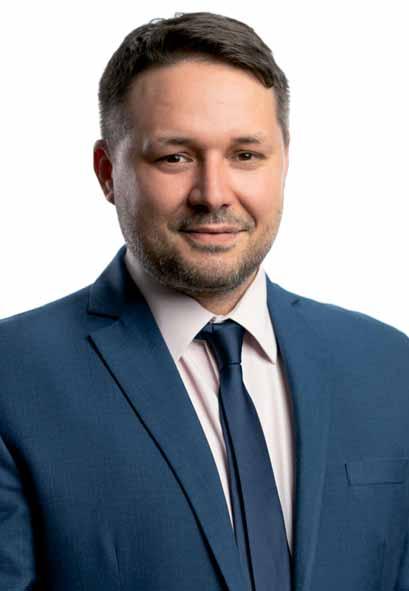 Vzhledem k tomu, že je převážně sporovým advokátem, je si vědom právě nutnosti hledání kompromisů a společného konsensu při dosažení cíle. Projekt a personální obsazení platformy Komora 2.