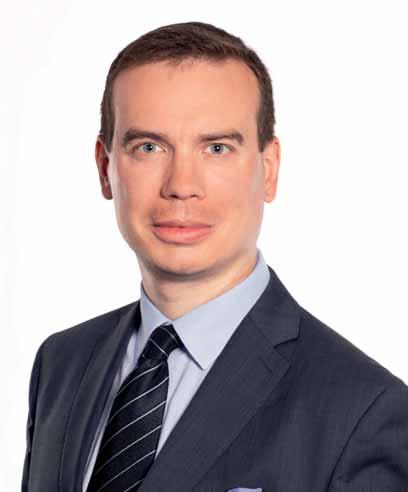 Loni byla zvolena do Senátu a stala se vůbec nejmladší senátorkou v jeho historii. JUDr. Tomáš Nahodil (43) Absolvoval olomoucká práva.