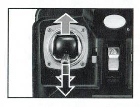 Funkce produktu: Ochrana proti nízkému napětí: Když začnou blikat čtyři kontrolky ve spodní části letadla,