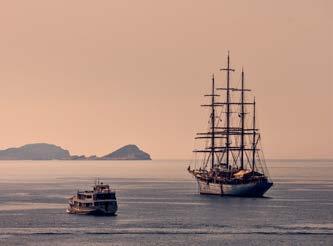 Je tu ale ještě jeden zážitek krásy, který si musíte dopřát na jízdě kajakem - jde o jeskyni Betinu, u níž se nedaleko od Dubrovníka můžete nabažit absolutního poklidu a ticha.