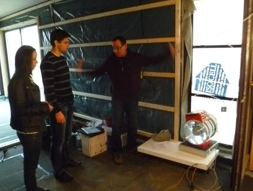 Úsporné bydlení s.r.o. PAROTĚSNÁ FOLIE- TEST VZDUCHOTĚSNOSTI 04.
