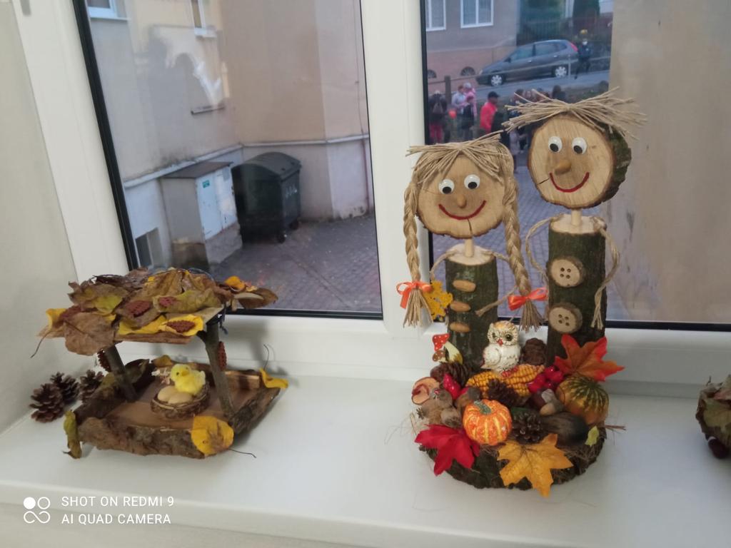 CO BYLO, CO BUDE Halloween ve škole Masky, módní přehlídka pedagogických pracovníků, fotokoutek, hrůzostrašné kvílení.