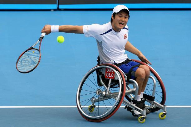 TENIS NA VOZÍKU Tenis vozíčkářů je velmi mladou disciplínou.