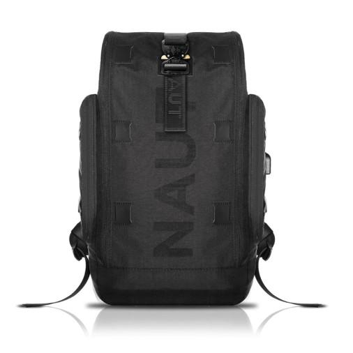 4.1.5 NAUT Za značkou NAUT stojí designéři Lukáš Procházka a Filip Nguyen. Od prvního zavazadla v roce 2016 postupně rozšiřují portfolio a nyní kromě batohů nabízí i menší brašny, tašky nebo oblečení.