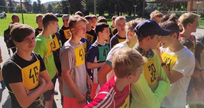 Nejrychlejší závodnicí z naší školy se stala Lucie Šimlová. Ještě většího úspěchu pak dosáhlo družstvo chlapců. Po minulém pěkném 4. místě, na sobě mládenci příkladně zapracovali.