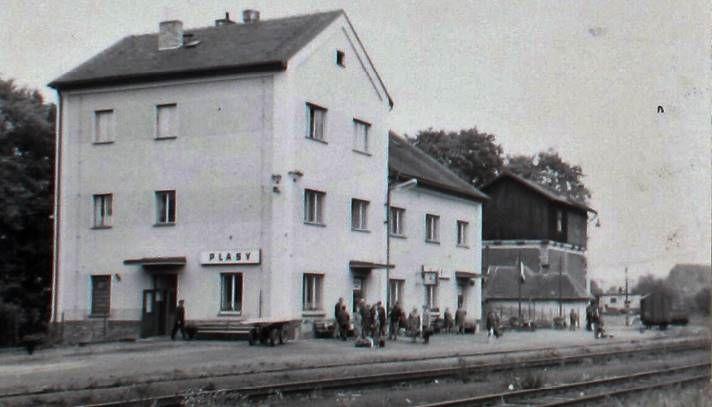 Samozřejmě bylo též zahájeno pátrání po historii panáčka, a jak se vlastně dostal do Plas.