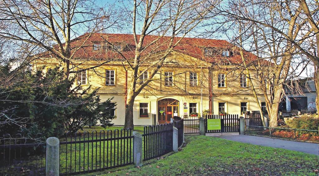 Podle obžaloby zneužili pravomoc v souvislosti s vyřizováním restitučních nároků. Do dalšího kola tak jde případ, který soudy projednávají už dva roky. Oč jde?