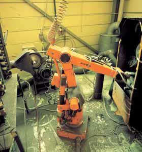 praktické aplikace teleoperátory (pro manipulaci s radioaktivním a nebezpečným odpadem) 1949 zahájen výzkum numericky řízených obráběcích strojů 1961 v provozu první průmyslový robot UNIMATE 1964
