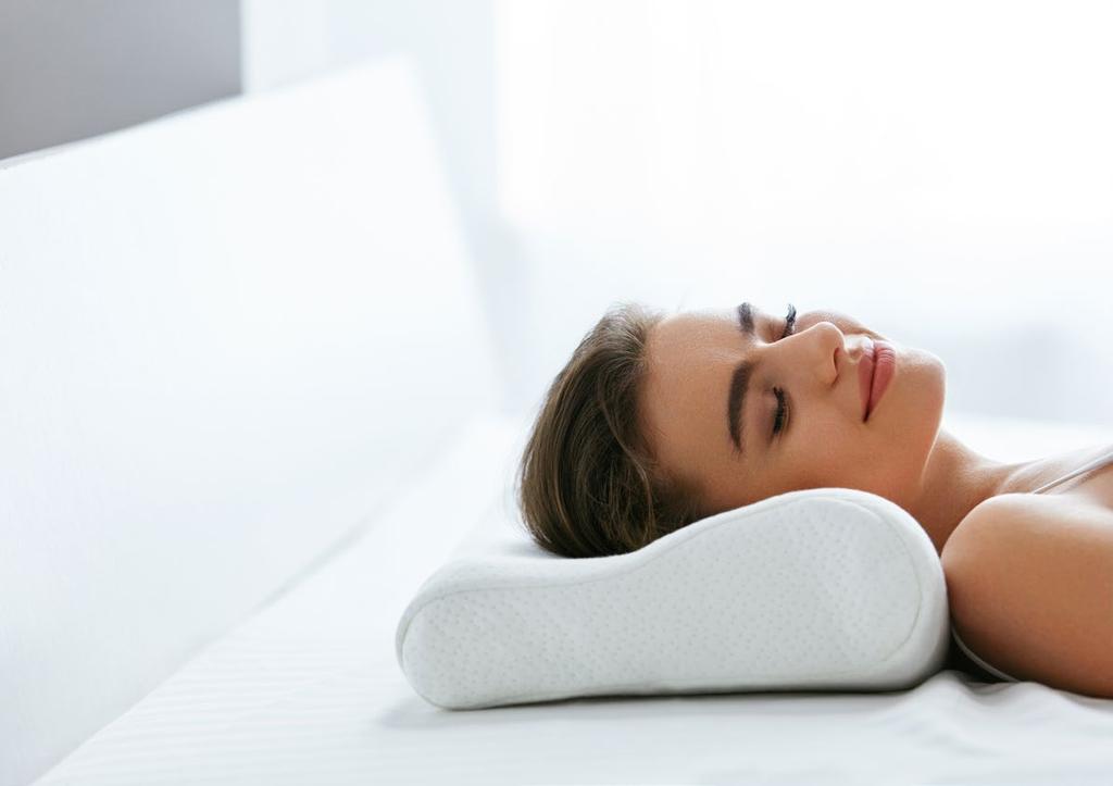 SPACÍ POZICE OVLIVŇUJE ZDRAVÍ I sebelepší matrace nemůže vyřešit správnou relaxaci krční páteře. To je vždy úloha polštáře. Výběr správného tvaru, výšky i tuhosti tak může změnit Váš spánek navždy.