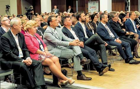 ROČNÍK 13 ČÍSLO 6 PROSINEC 2019 Sympozium AGELu řešilo, kam se posunulo české zdravotnictví za posledních 30 let NA 13.