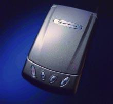 ( p r o d u k t y) Motorola Accompli 008 Kombinace mobilního telefonu a vyspìlého organizéru. Accompli je malá 4 a pøíjemná vìcièka.