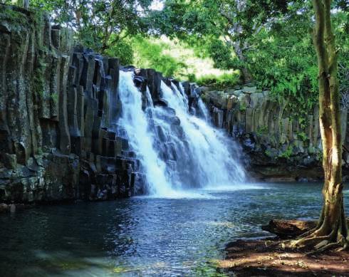 Vodopády Tamarin Celkem sedm vodopádů se nachází asi 8 kilometrů od města Curepipe.