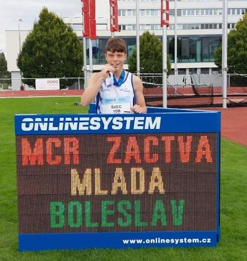 číslo 2021/2022 Z obsahu: Velký sportovní úspěch našeho