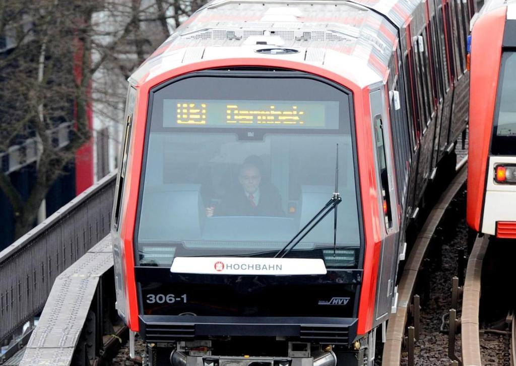 Success story (svět) Hamburger Hochbahn Místo: Německo Zákazník: Hamburgerský dopravní podník Požadavky: Instalace rozváděčů ZS8, LV a nabíjecích stanic Použití ochran REF615 včetně switchů Použití 3