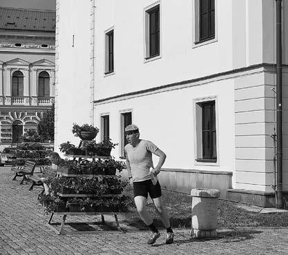 K nařízenému pokutovému kopu se postavil Ambrozek, který vrátil dvougólové vedení na stranu Uničova. O pět minut později definitivně utnul naděje Jiskry na případné srovnání Svoboda.