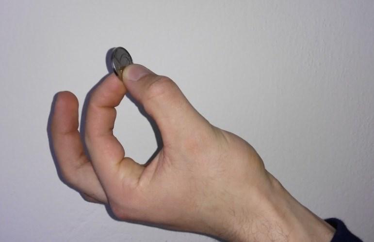 začátku motorické ontogeneze jedince. Pokud nastane místo flexe extenze, jedná se o známku patologie v CNS. Volní úchop se od reflexního odlišuje tím, že není vázaný na podráždění receptorů ruky.