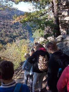 INSPIRATIVNÍ Mimo vyučovací proces mají děti bohatou nabídku volnočasových aktivit organizovaných školou. V rámci školní družiny a školního klubu mohou navštěvovat nejrůznější kroužky.
