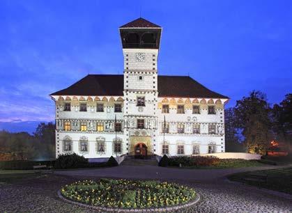 století pochází i Kostel sv. Jana Křtitele. V jeho architektuře se pozoruhodně prolínají starší gotické prvky s tehdy módními renesančními.
