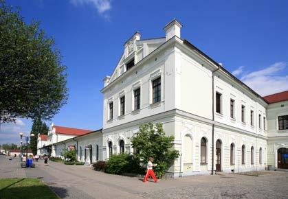 V prvních stoletích našeho letopočtu se zde začíná rozvíjet řemeslo a obchod díky poloze obce na jedné z větví historické jantarové stezky. Do této doby se datuje největší rozmach obce.
