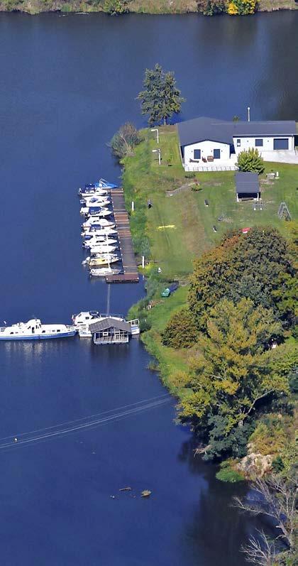 Stříbrné jezero Právě zde se nachází jeden z největších tobogánů v Polsku.