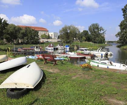 Jeden z úseků této cesty, Via Regia, který bývá často nazýván Vysokou cestou, vedl dříve z Rusi přes Krakov, Opolí, Vratislav,