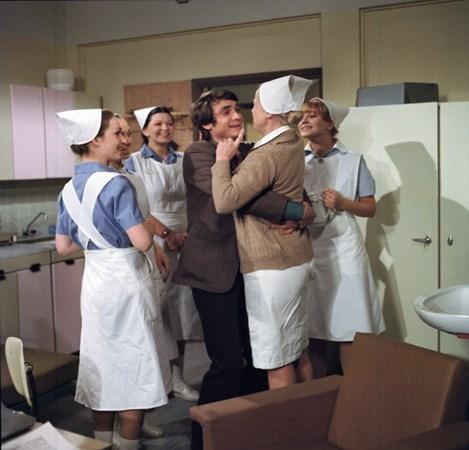 Nemocnice na kraji města V seriálu Nemocnice na kraji města odpovídala sesterská uniforma tehdejším zdravotnickým standardům. (1978-1981).