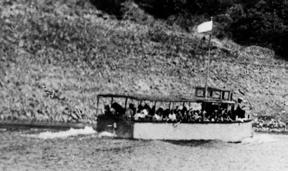 KČT nasadil do provozu svoji loď pro 40 lidí ZNOJMO, kterou postavil podnikatel Ladislav Prchal (1894 1980) ve své dílně ve Znojmě.