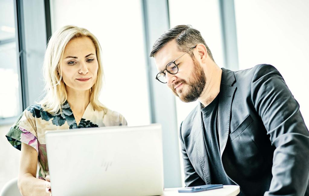 Ve své práci využívá 20 let profesních zkušeností v oblasti inovací a víceoborové vzdělání (sociologie, strategický management, marketing inovací).