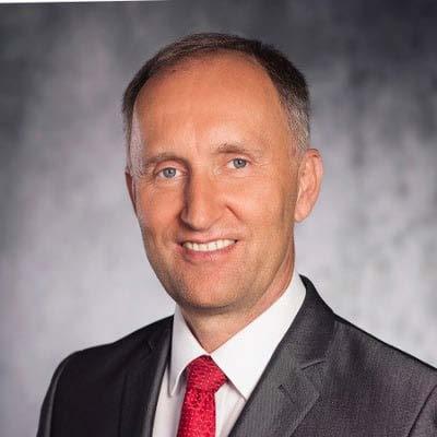 Josef Doleček Ředitel společnosti Fillamentum KDYŽ SE PODÍVÁTE NA NAŠE ZÁKAZNÍKY, NAJDETE