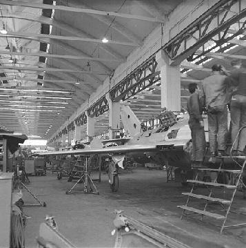 Zábìry na výrobní linku na zaèátku 60. let.