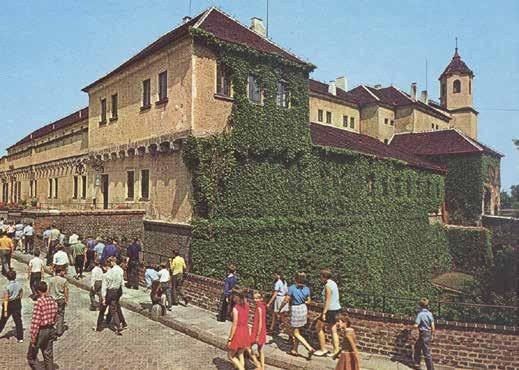 V roce 1960 se na hrad stěhuje Muzeum města Brna, které zde instaluje svoji první expozici ve stejném roce, kdy se stává Špilberk národní kulturní památkou - 1962. Od 60. let 20.