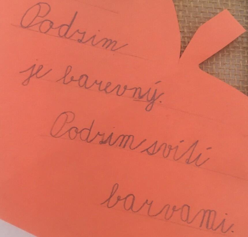 ŘÍJEN, 2. kapitola: PŘIŠEL PODZIM (str. 17-27) Relaxační hra PODZIM - pohybovat se ve větru, v dešti, v blátě, fouká silný vítr, je bouřka.