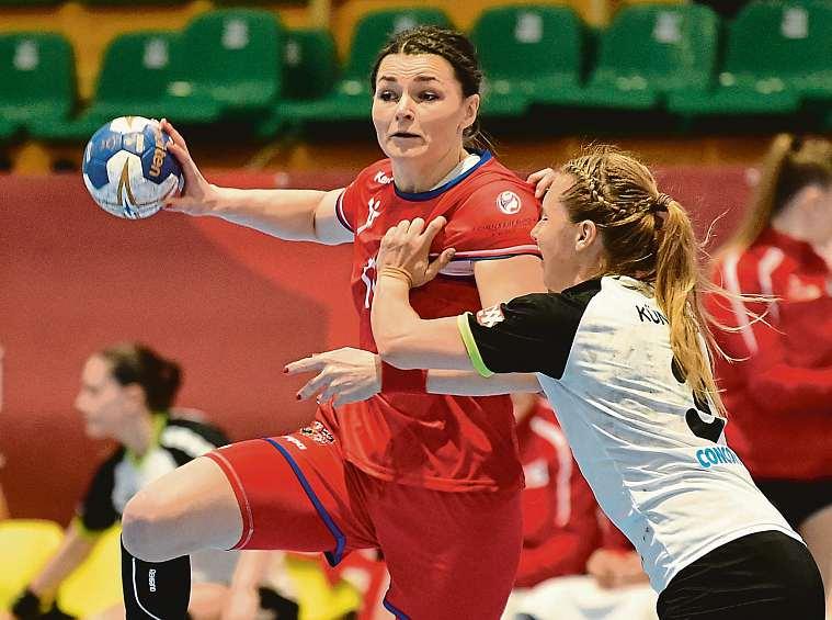 Házenkářská reprezentantka Hana Kvášová (31 let) před rokem vyrazila na své první zahraniční angažmá. Do Písku se měla vrátit, jenže na poslední chvíli si to rozmyslela.