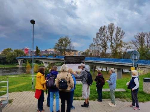 Jsme jiţ u mostu TGM v Kralupech nad Vltavou.