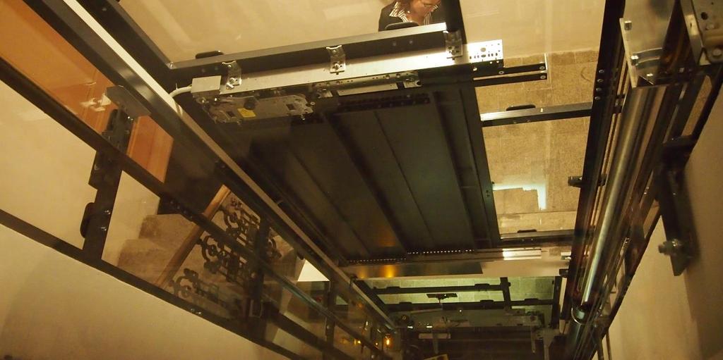 Osobní výtah HOV 450 Svěchyňova, Chrudim Domovní hydraulický výtah s částečně