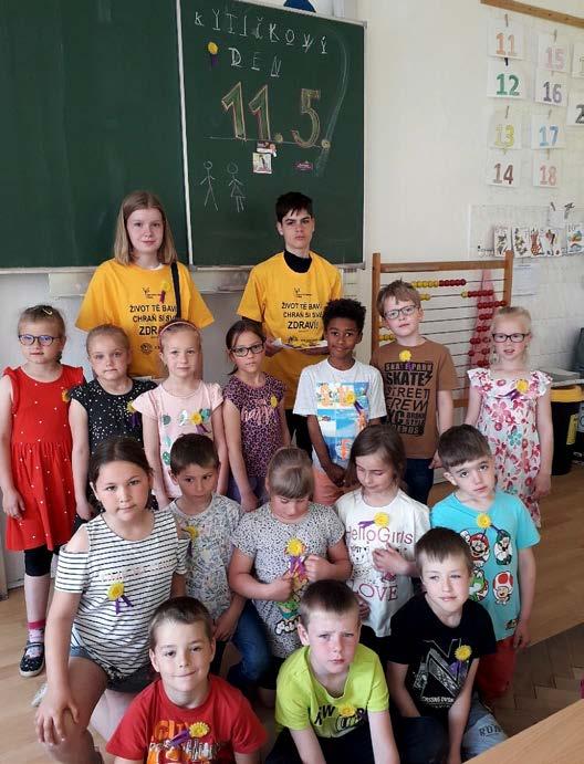 Nastoupilo nás 22 skupinek, vše už jsme v dubnu měli připravené, a tak trička na sebe, plné moci, vaky přes rameno, tašky do ruky se vším potřebným a jde se na to.