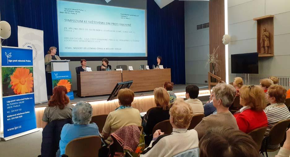 Svačina, který nás na tomto sympoziu každoročně vítá, se omluvil, úvodního slova se tak ujala MUDr. Alexandra Aschermannová. Uvedla hlavní téma letošního roku nádory děložního čípku a nádory varlat.