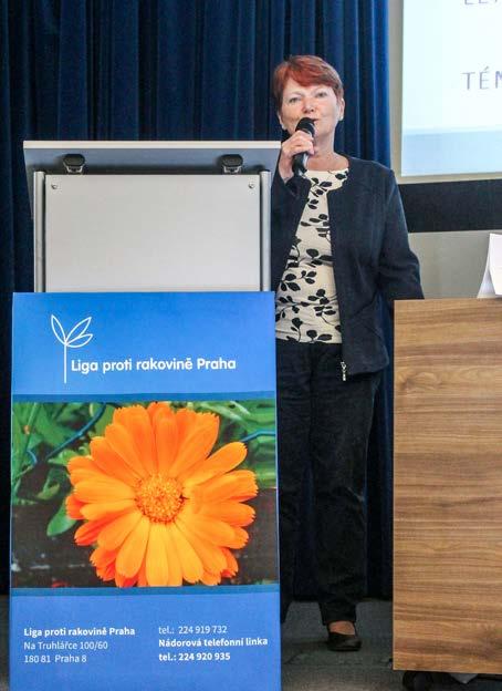 Po uvítání výkonnou ředitelkou Ligy Ivou Kurcovou a seznámení s programem schůze se ujala slova MUDr. Michaela Fridrichová, předsedkyně Ligy, a zhodnotila uplynulý rok.