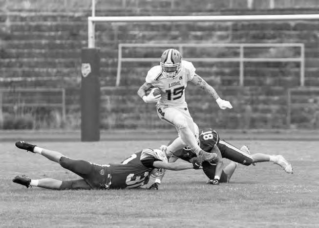 11. 7. 2021 Ve Sportovním areálu Poruba se střetly týmy amerického fotbalu Ostrava Steelers a Prague Lions Baseballisté Arrows Ostrava se na domácím hřišti střetli s hráči Eagles Praha.