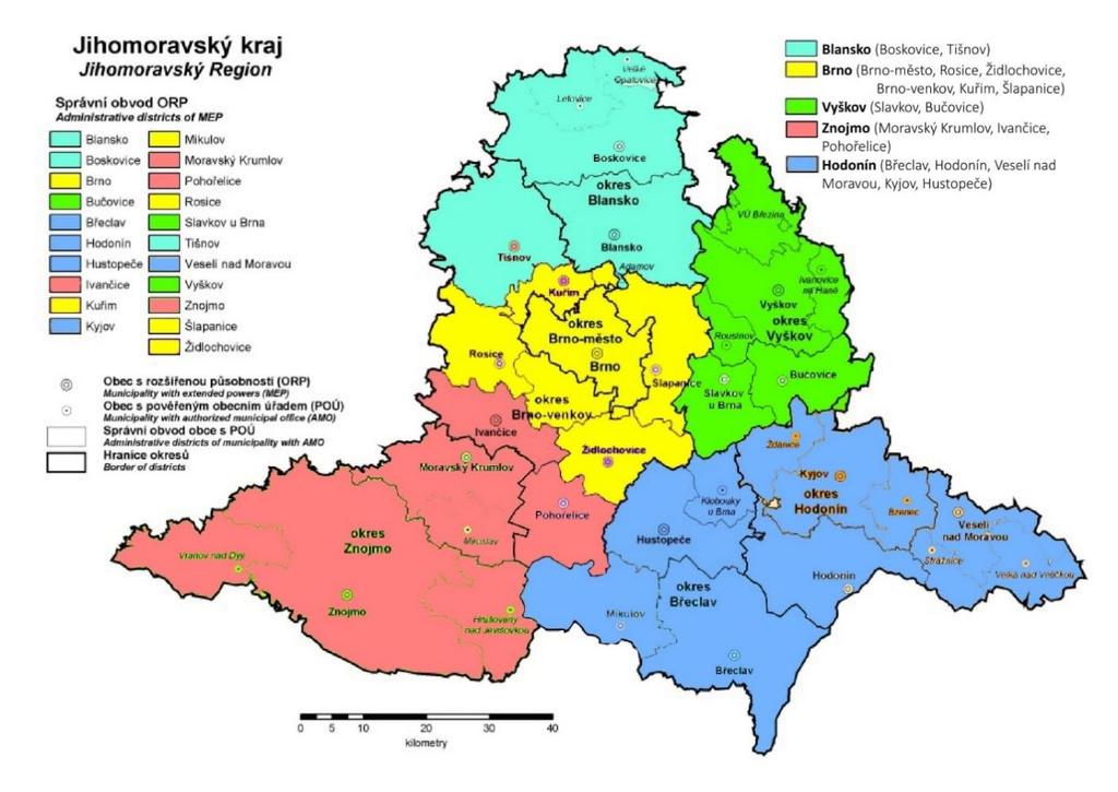 6 Činnost speciálně pedagogického centra Součástí školy je speciálně pedagogické centrum (SPC). Odborný tým SPC tvoří speciální pedagogové a psychologové.