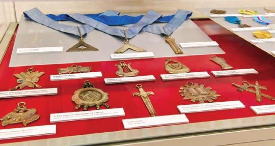 V letech 1943 1944 zajišťovala evakuaci nejcennějších knižních památek z klementinských trezorů na hrad Karlštejn. Jádrem výstavy byla kolekce unikátních fotografií z ANK.