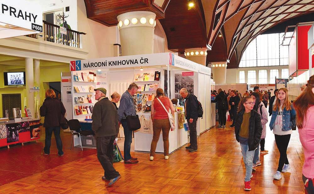 literatury pro výměnu. 16. 5. Interpretace Nabokova. Výzkumy a materiály Beseda s ruským literárním historikem Andrejem Babikovem konaná u příležitosti vydání knihy Pročtěnije Nabokova.