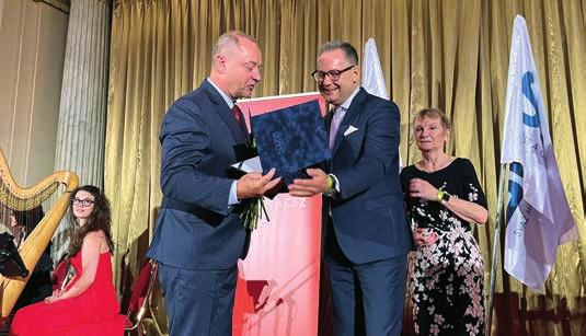 Ocenění Nejlepší starosta získaly Hranice kultura 5 Starosta Hranic Jiří Kudláček převzal na pražském Žofíně cenu Nejlepší starosta.