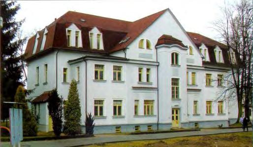 Další rozsáhlá rekonstrukce byla zahájena 1. 6. 1993 a kožní oddělení muselo být dočasně přesunuto do dvou podlaží LDN v horním areálu nemocnice šlo o 3. a 7.
